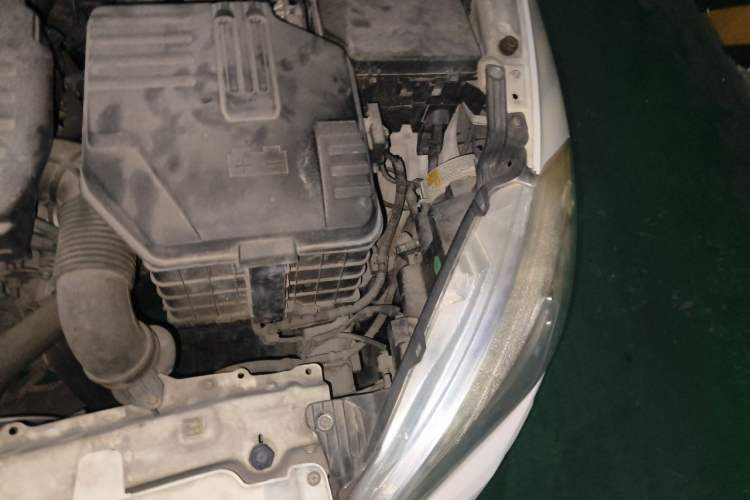 Used Suzuki S-Cross 2014 1.6L Manual Two-Wheel Drive Elite Model Engine Bay Left