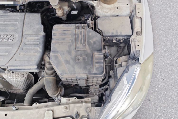 Used Suzuki S-Cross 2014 1.6L CVT Two-Wheel Drive Elite Version Engine Bay Left
