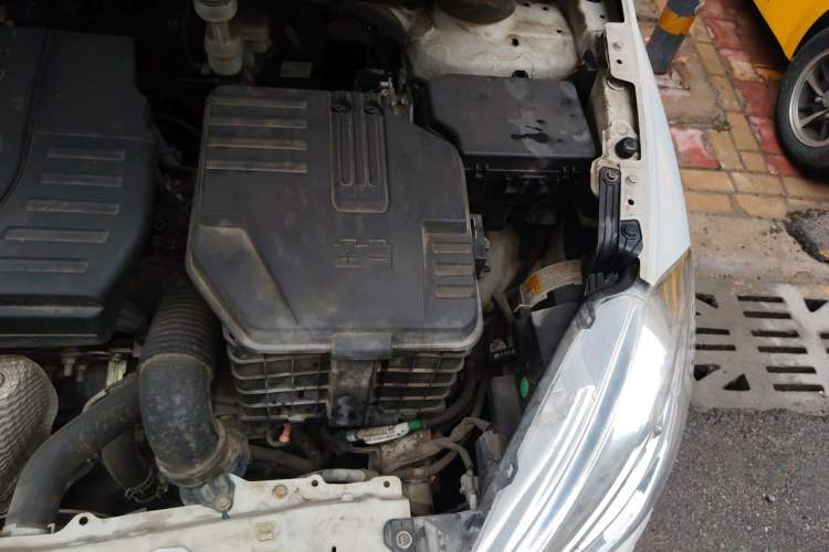 Used Suzuki S-Cross 2014 1.6L CVT Two-Wheel Drive Elite Version Engine Bay Left