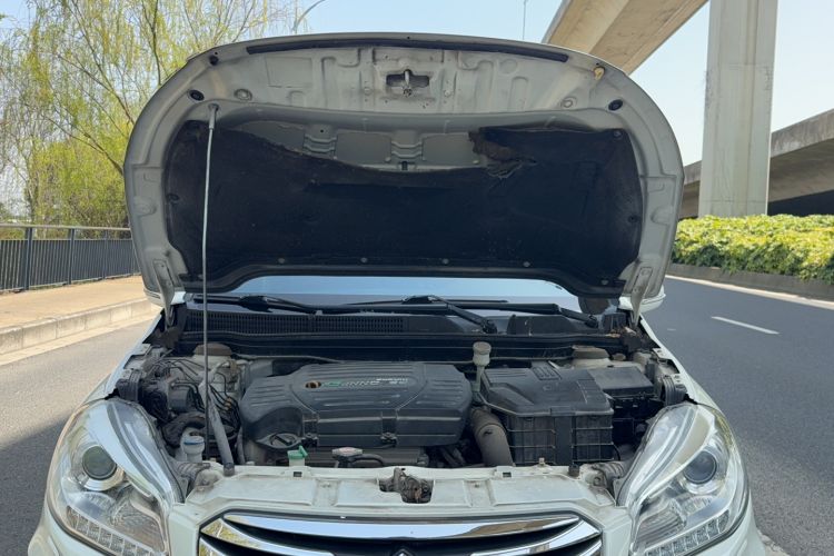 Used Suzuki S-Cross 2014 1.6L CVT Two-Wheel Drive Elite Version Engine Bay