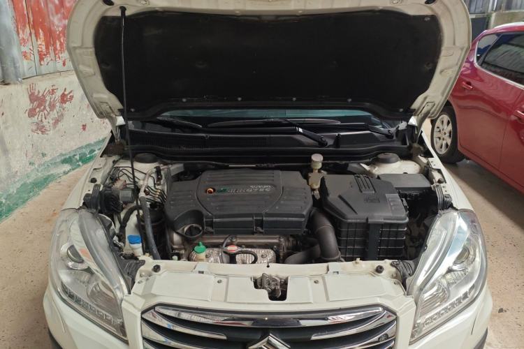 Used Suzuki S-Cross 2014 1.6L CVT Two-Wheel Drive Elite Version Engine Bay