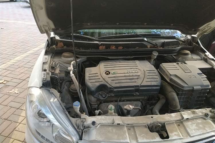 Used Suzuki S-Cross 2014 1.6L CVT Two-Wheel Drive Elite Version Engine Bay Right