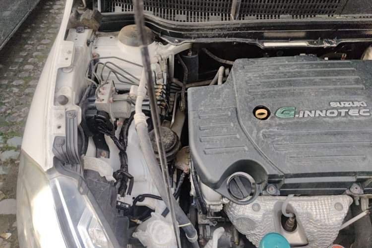 Used Suzuki S-Cross 2014 1.6L CVT Two-Wheel Drive Elite Version Engine Bay Right