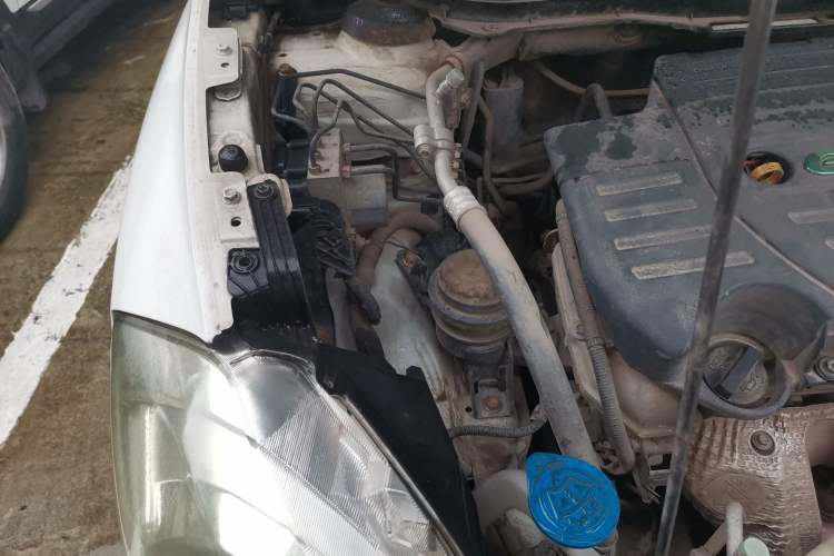 Used Suzuki S-Cross 2014 1.6L Manual Two-Wheel Drive Entry Model Engine Bay Right