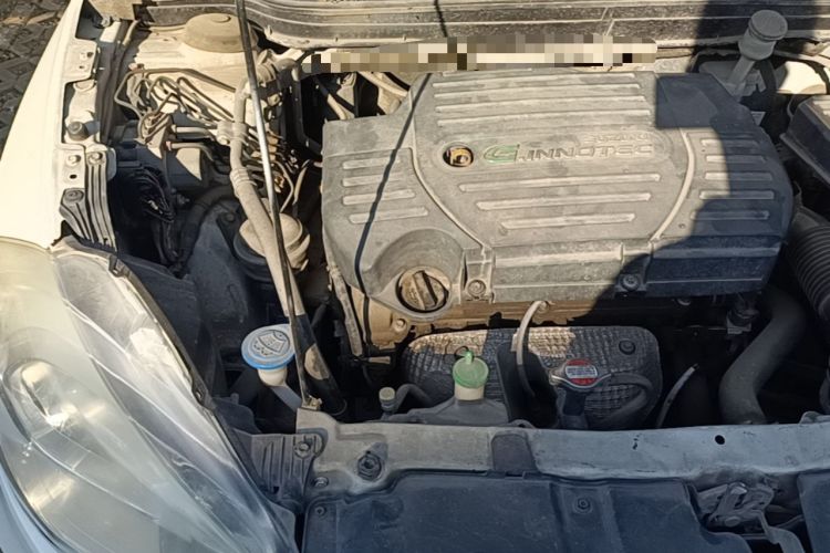 Used Suzuki S-Cross 2014 1.6L CVT Two-Wheel Drive Entry Model Engine Bay Right