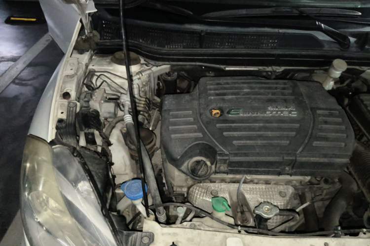 Used Suzuki S-Cross 2014 1.6L Manual Two-Wheel Drive Entry Model Engine Bay Right