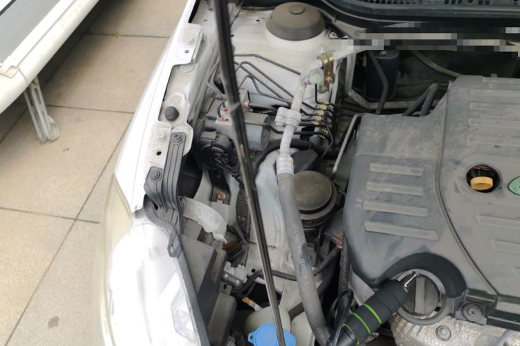 Used Suzuki S-Cross 2014 1.6L CVT Two-Wheel Drive Elite Version Engine Bay Right