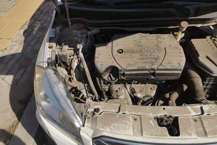 Used Suzuki S-Cross 2014 1.6L CVT Two-Wheel Drive Elite Version Engine Bay Right