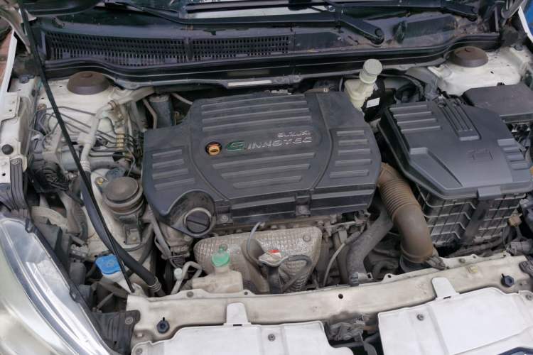 Used Suzuki S-Cross 2014 1.6L CVT Two-Wheel Drive Elite Version Engine Bay Right