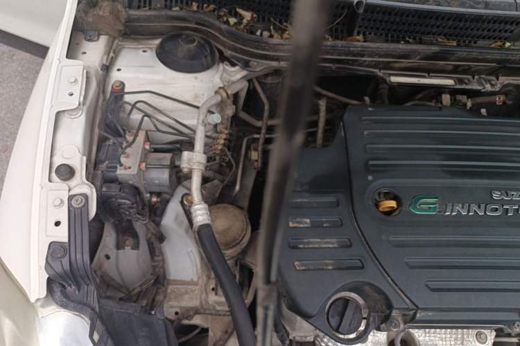 Used Suzuki S-Cross 2014 1.6L CVT Two-Wheel Drive Entry Model Engine Bay Right