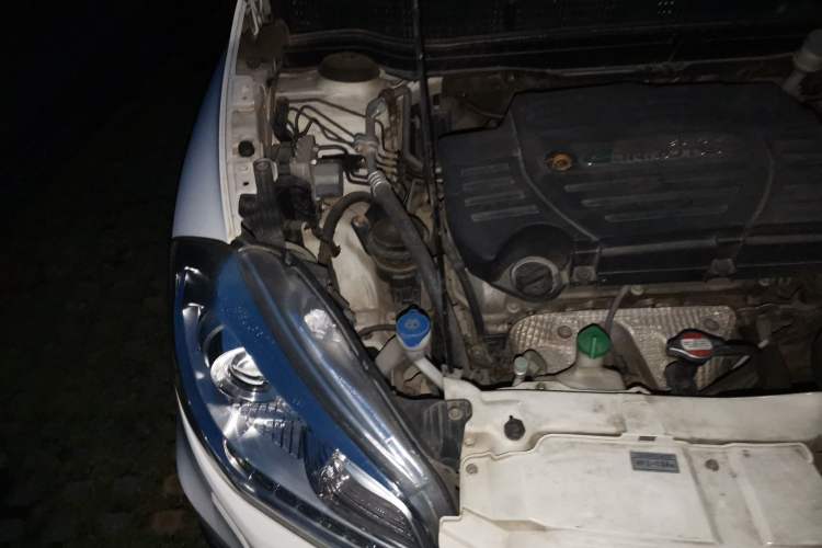 Used Suzuki S-Cross 2014 1.6L Manual Two-Wheel Drive Elite Model Engine Bay Right