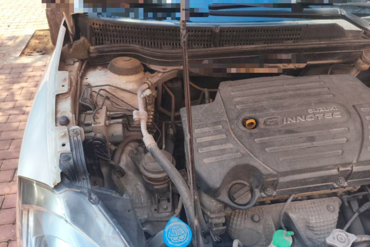 Used Suzuki S-Cross 2014 1.6L CVT Two-Wheel Drive Entry Model Engine Bay Right