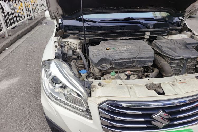 Used Suzuki S-Cross 2014 1.6L CVT Two-Wheel Drive Elite Version Engine Bay Right
