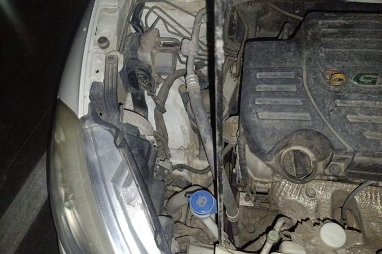 Used Suzuki S-Cross 2014 1.6L CVT Four-Wheel Drive Luxury Version Engine Bay Right