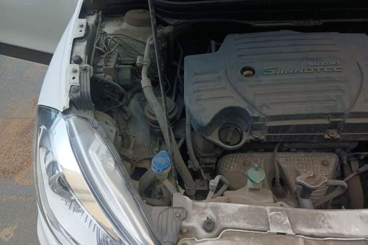 Used Suzuki S-Cross 2014 1.6L CVT Two-Wheel Drive Elite Version Engine Bay Right