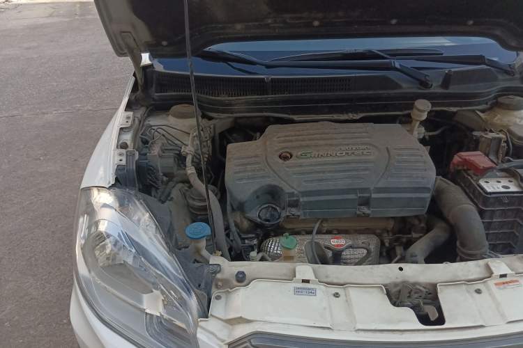 Used Suzuki S-Cross 2014 1.6L Manual Two-Wheel Drive Entry Model Engine Bay Right