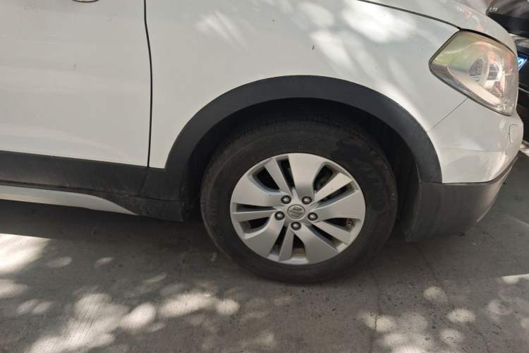 Used Suzuki S-Cross 2014 1.6L Manual Two-Wheel Drive Elite Model Exterior 1