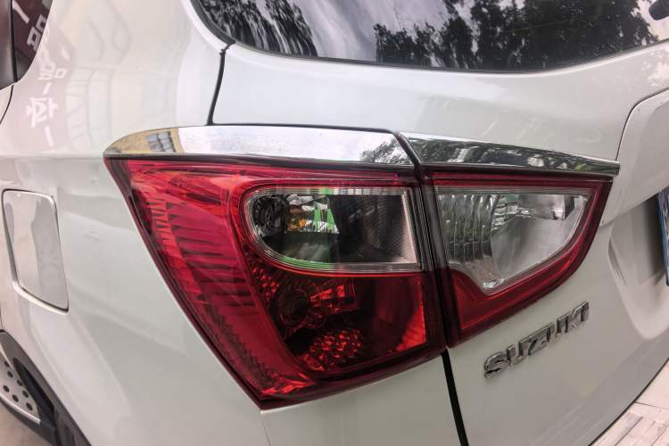 Used Suzuki S-Cross 2014 1.6L CVT Two-Wheel Drive Elite Version Exterior 2