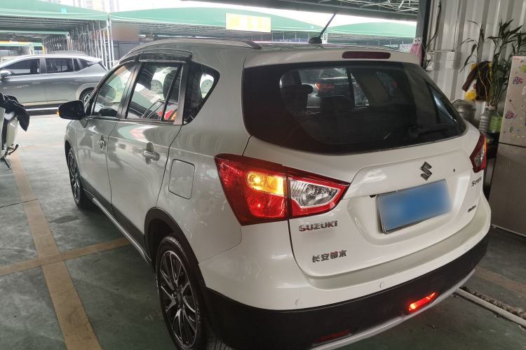 Used Suzuki S-Cross 2014 1.6L CVT Four-Wheel Drive Luxury Version Exterior 2