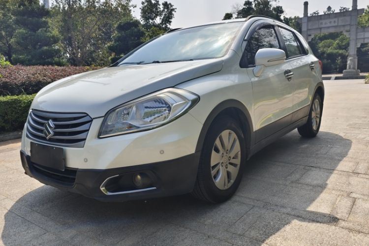 Used Suzuki S-Cross 2014 1.6L CVT Two-Wheel Drive Entry Model Exterior 2