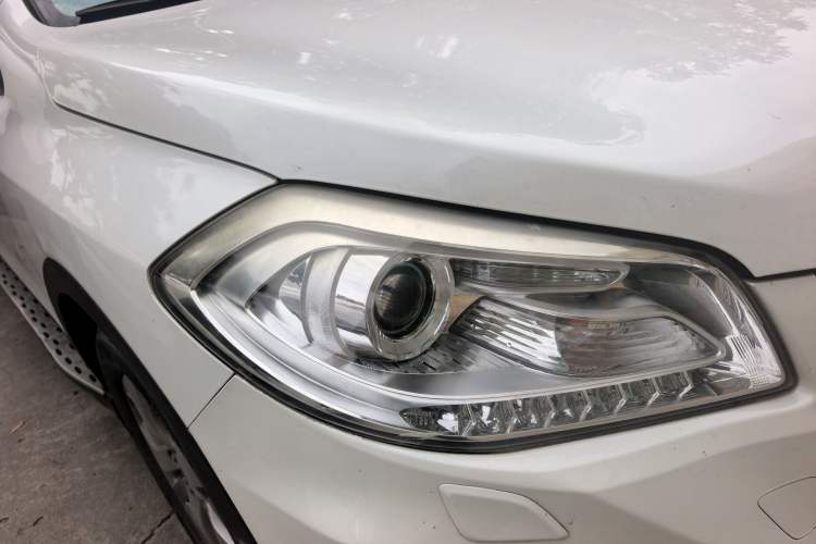 Used Suzuki S-Cross 2014 1.6L CVT Two-Wheel Drive Elite Version Exterior 3