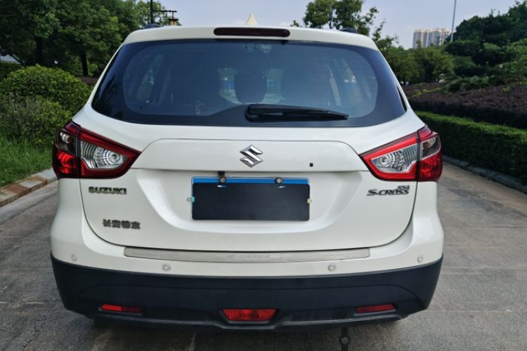 Used Suzuki S-Cross 2014 1.6L CVT Two-Wheel Drive Entry Model Exterior 3