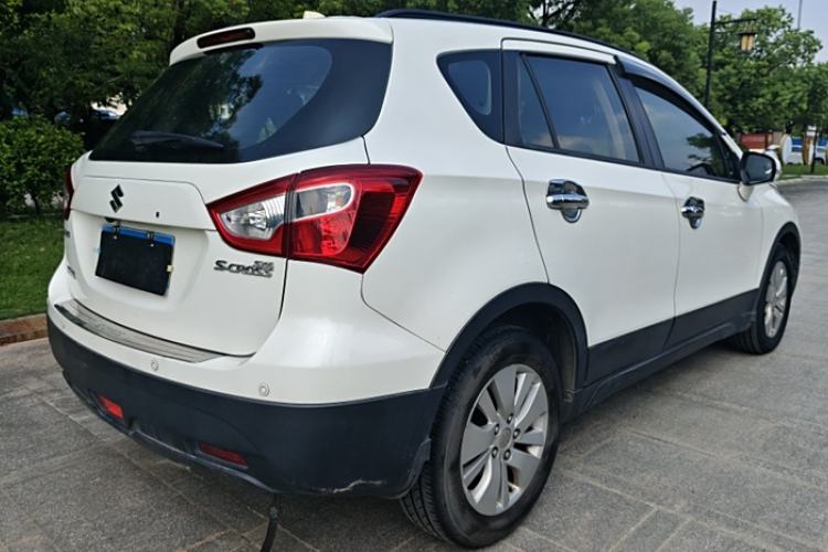 Used Suzuki S-Cross 2014 1.6L CVT Two-Wheel Drive Entry Model Exterior 4