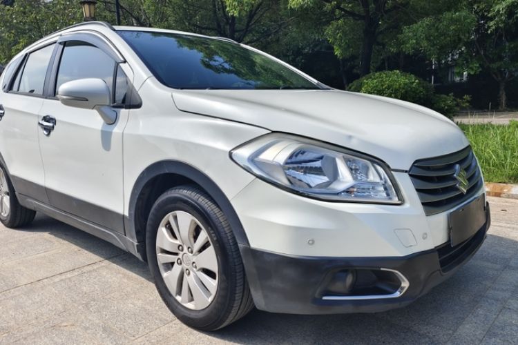 Used Suzuki S-Cross 2014 1.6L CVT Two-Wheel Drive Entry Model Exterior 5