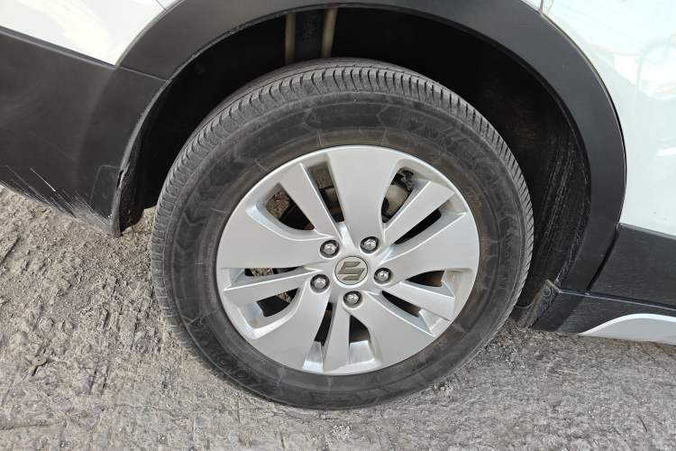 Used Suzuki S-Cross 2014 1.6L CVT Two-Wheel Drive Elite Version Exterior 5