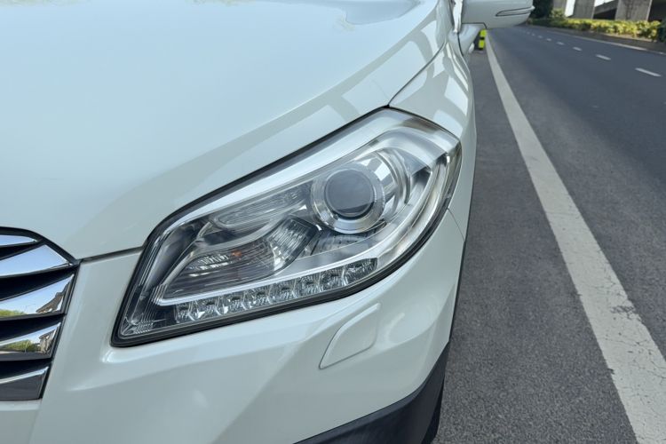 Used Suzuki S-Cross 2014 1.6L CVT Two-Wheel Drive Elite Version Exterior 6