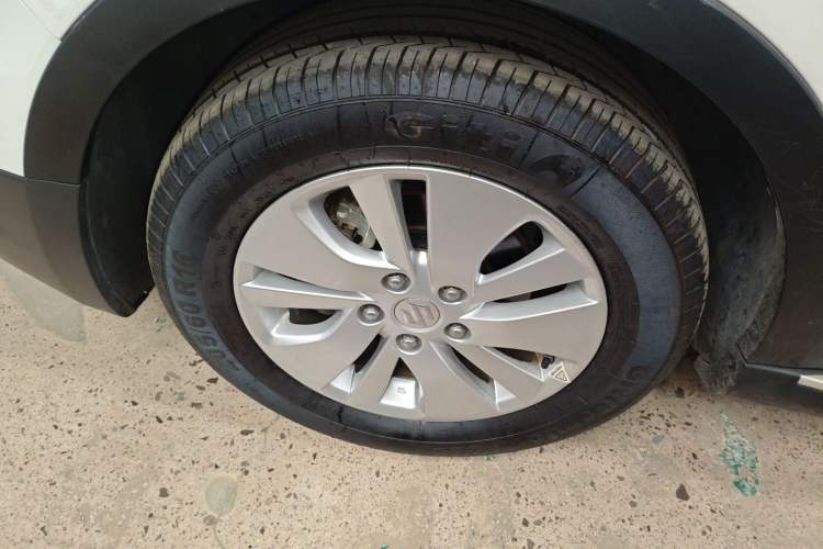 Used Suzuki S-Cross 2014 1.6L CVT Two-Wheel Drive Elite Version Exterior 7