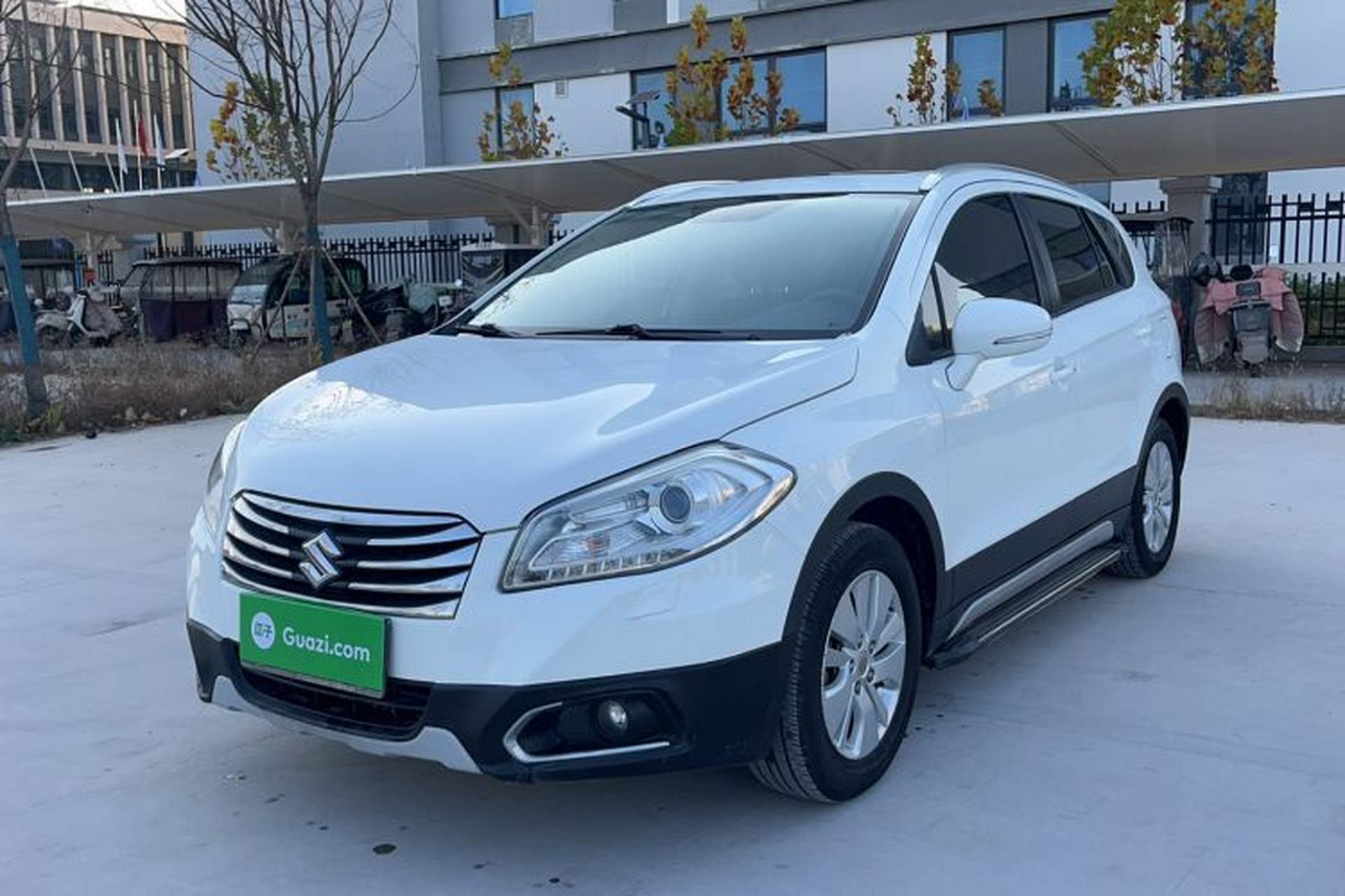 Used Suzuki S-Cross 2014 1.6L CVT Two-Wheel Drive Elite Version Front Left 45 Deg