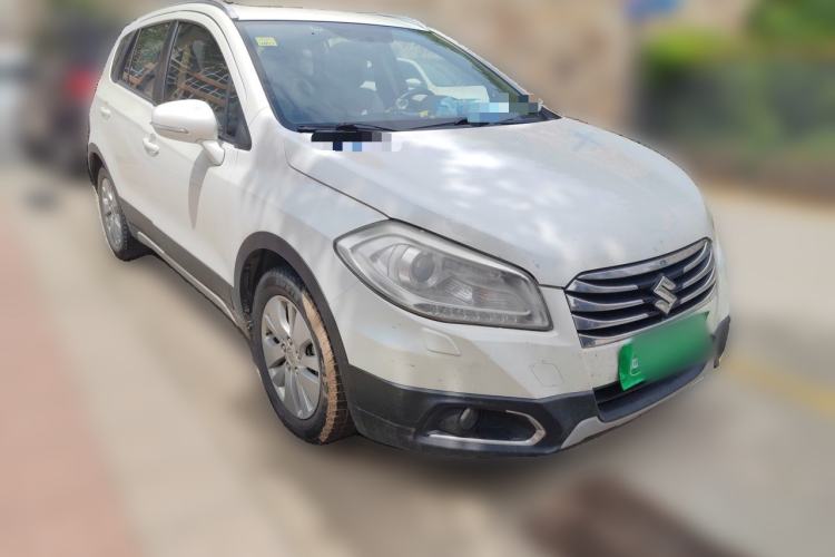 Used Suzuki S-Cross 2014 1.6L CVT Two-Wheel Drive Elite Version Front Right 45 Deg