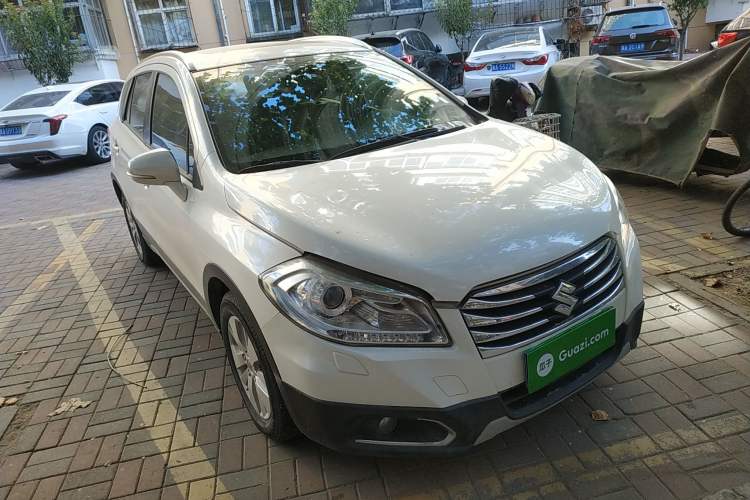 Used Suzuki S-Cross 2014 1.6L CVT Two-Wheel Drive Elite Version Front Right 45 Deg
