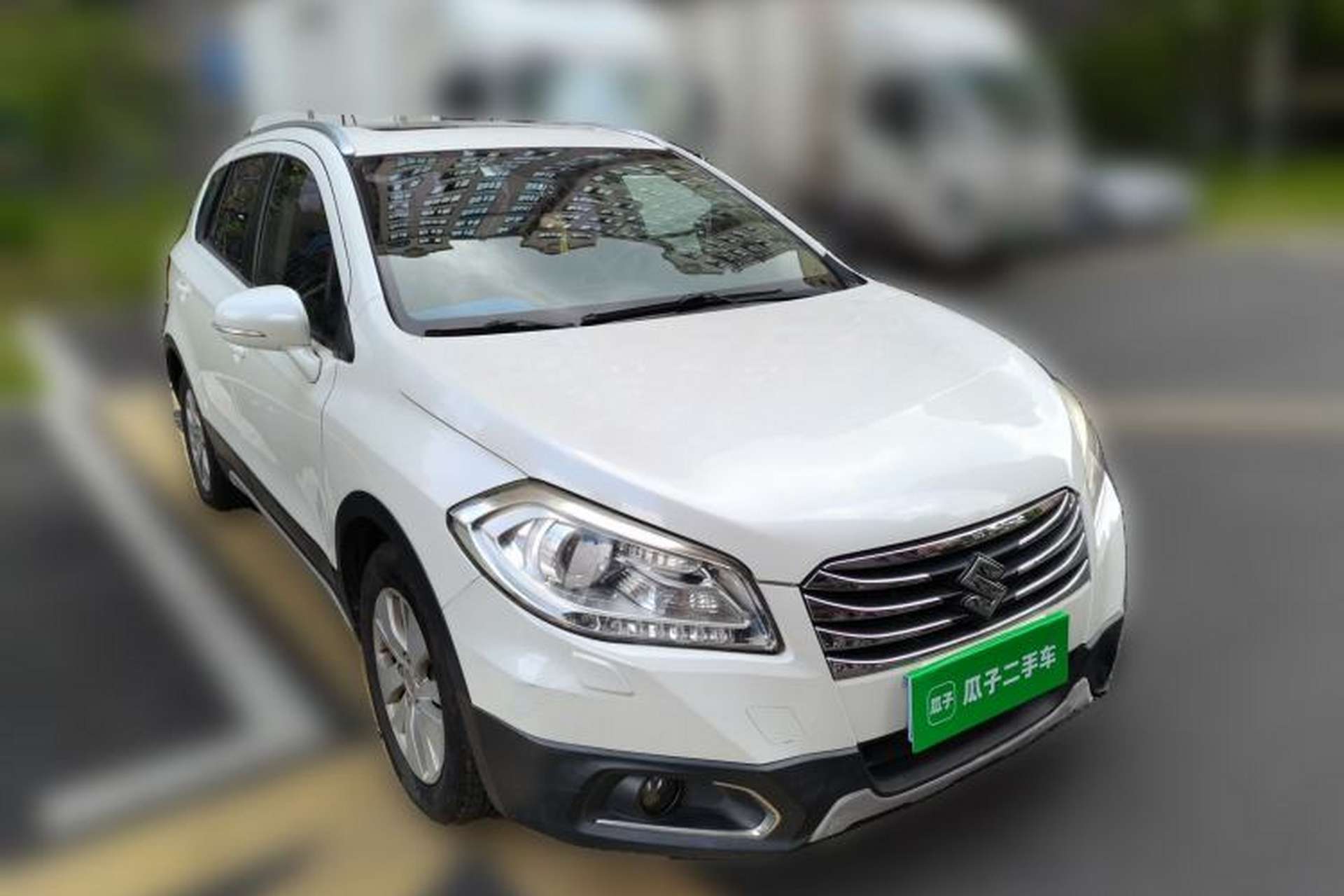 Used Suzuki S-Cross 2014 1.6L CVT Two-Wheel Drive Elite Version Front Right 45 Deg