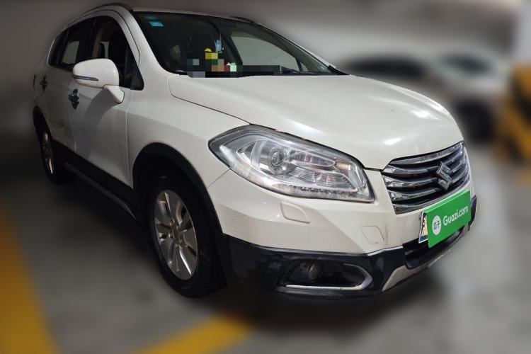 Used Suzuki S-Cross 2014 1.6L CVT Two-Wheel Drive Elite Version Front Right 45 Deg
