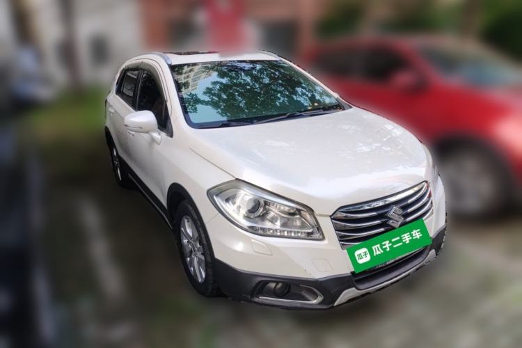 Used Suzuki S-Cross 2014 1.6L CVT Two-Wheel Drive Elite Version Front Right 45 Deg