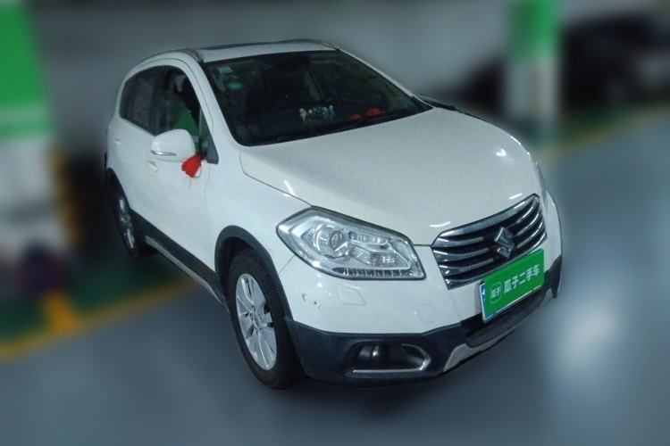 Used Suzuki S-Cross 2014 1.6L CVT Two-Wheel Drive Elite Version Front Right 45 Deg