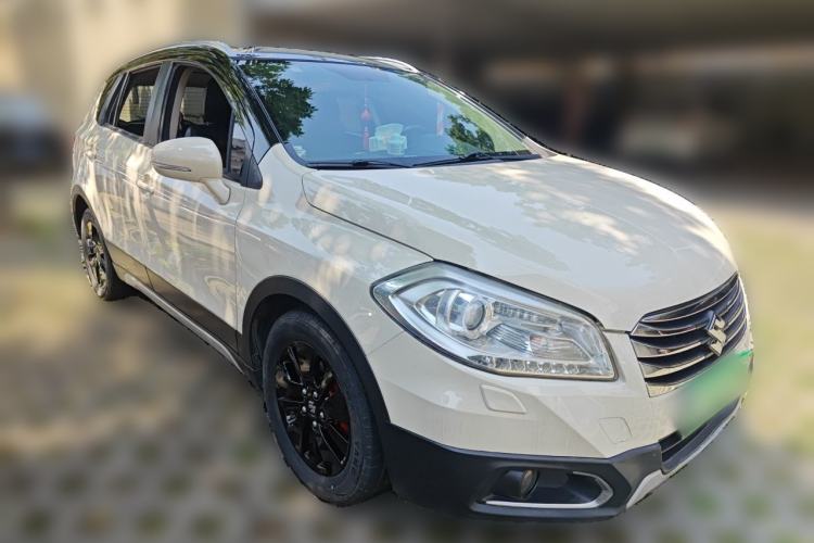 Used Suzuki S-Cross 2014 1.6L CVT Two-Wheel Drive Elite Version Front Right 45 Deg