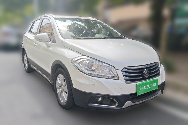 Used Suzuki S-Cross 2014 1.6L CVT Two-Wheel Drive Elite Version Front Right 45 Deg