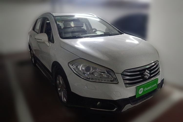 Used Suzuki S-Cross 2014 1.6L CVT Two-Wheel Drive Elite Version Front Right 45 Deg