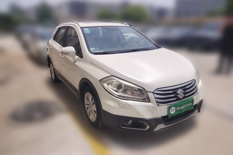 Used Suzuki S-Cross 2014 1.6L CVT Two-Wheel Drive Elite Version Front Right 45 Deg