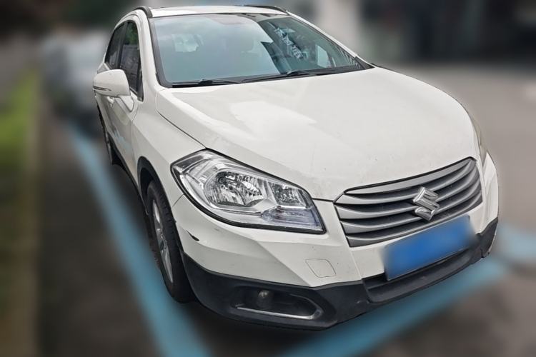 Used Suzuki S-Cross 2014 1.6L CVT Two-Wheel Drive Entry Model Front Right 45 Deg