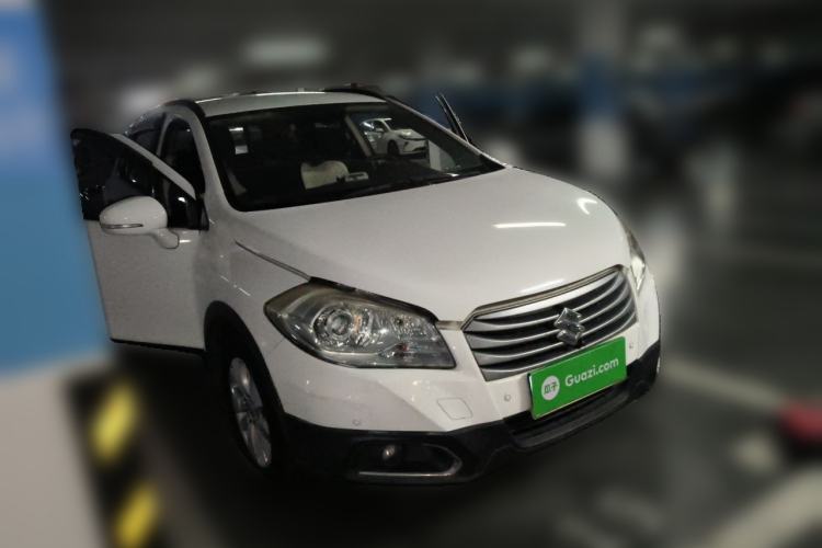 Used Suzuki S-Cross 2014 1.6L Manual Two-Wheel Drive Entry Model Front Right 45 Deg