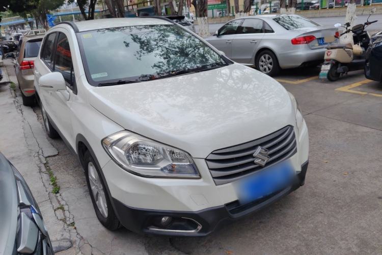 Used Suzuki S-Cross 2014 1.6L CVT Two-Wheel Drive Entry Model Front Right 45 Deg