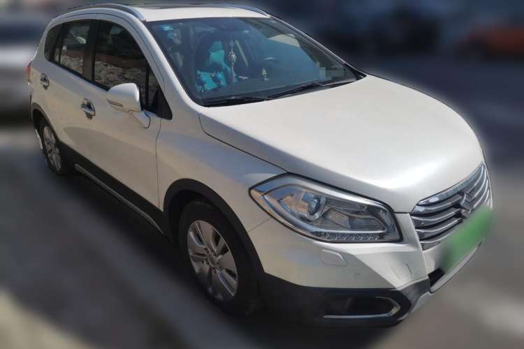Used Suzuki S-Cross 2014 1.6L CVT Two-Wheel Drive Elite Version Front Right 45 Deg