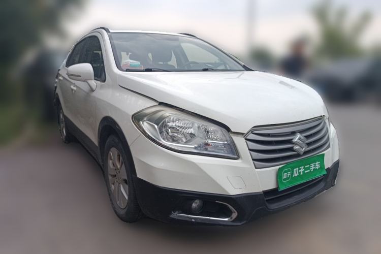 Used Suzuki S-Cross 2014 1.6L CVT Two-Wheel Drive Entry Model Front Right 45 Deg