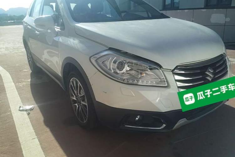 Used Suzuki S-Cross 2014 1.6L CVT Four-Wheel Drive Luxury Version Front Right 45 Deg
