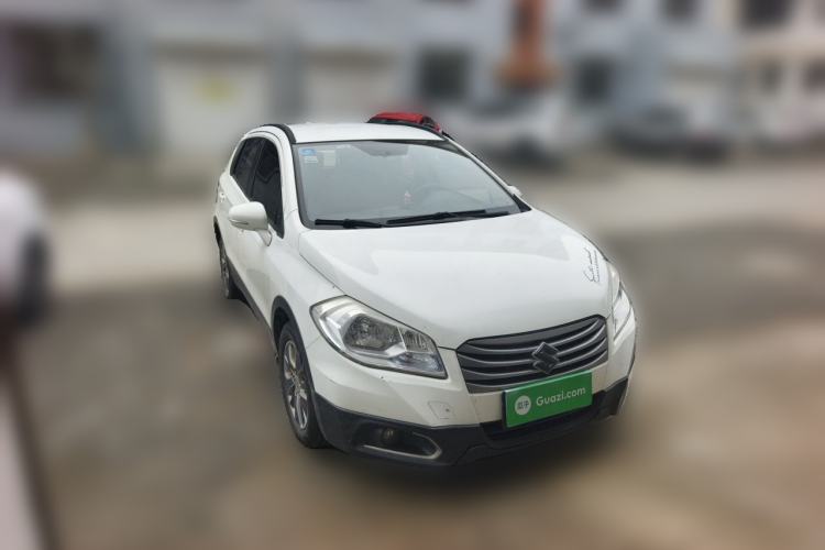 Used Suzuki S-Cross 2014 1.6L CVT Two-Wheel Drive Entry Model Front Right 45 Deg