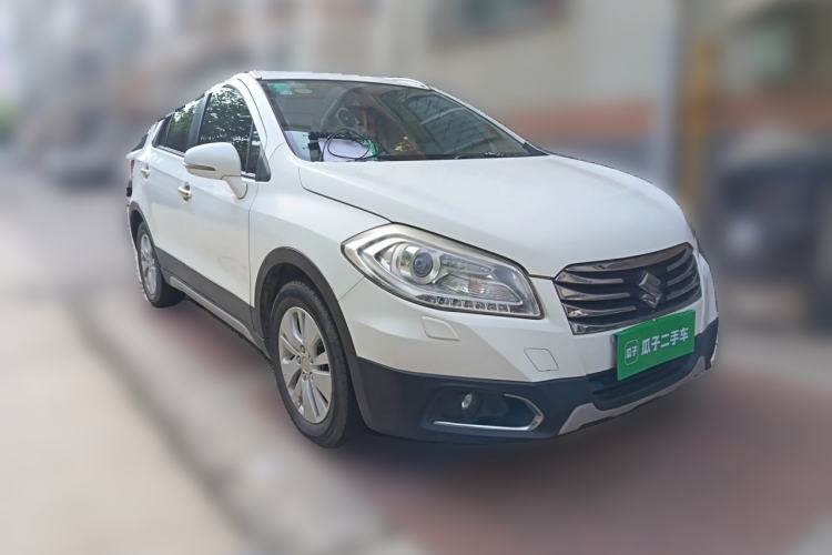 Used Suzuki S-Cross 2014 1.6L CVT Two-Wheel Drive Elite Version Front Right 45 Deg
